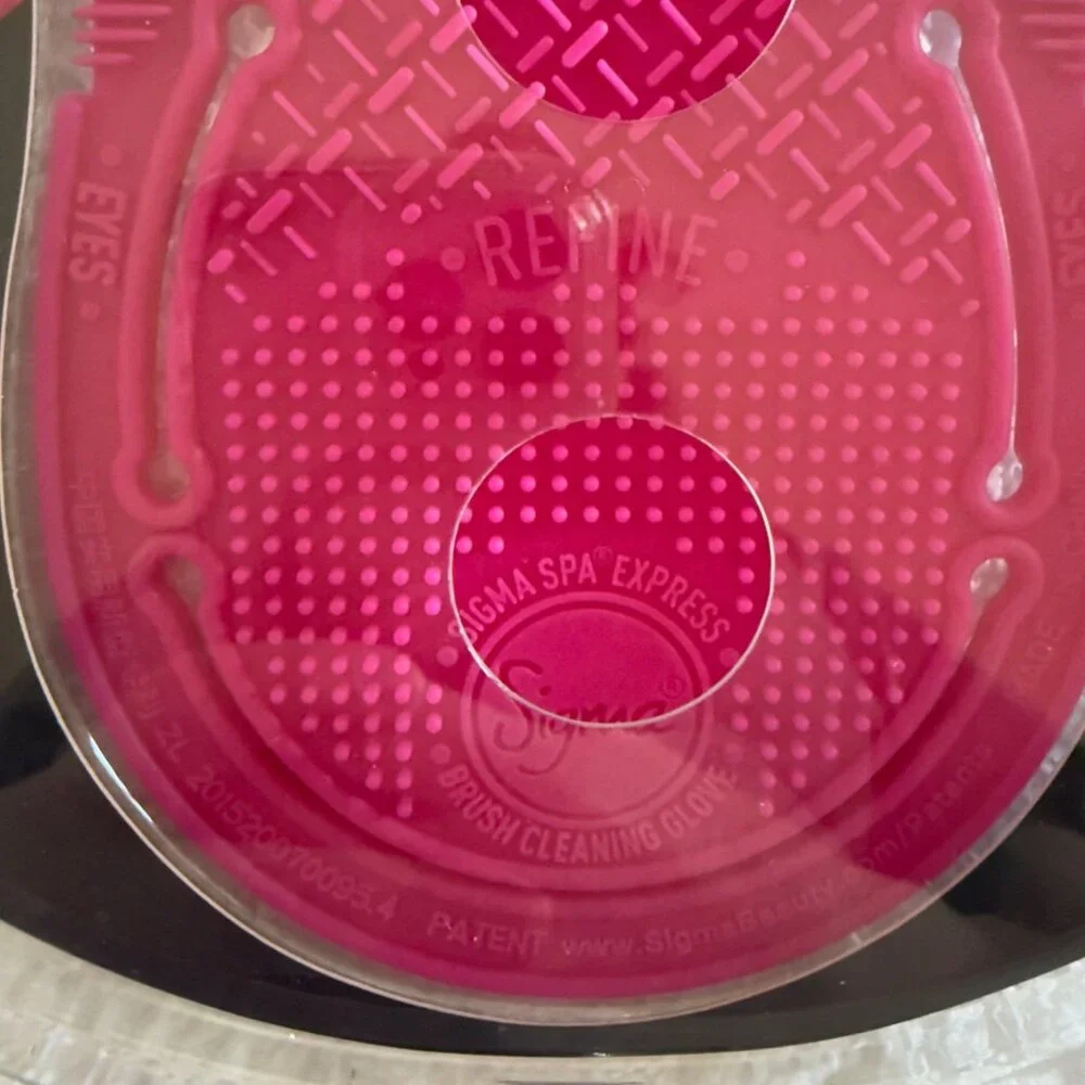 Sigma Spa Express Brush Cleaning Glove Pink Makeup Brush Cleaner Tool